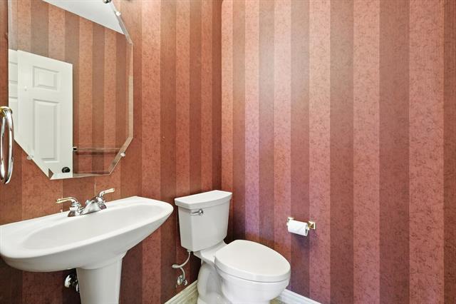 Building Photo - 7700 Red Clover Dr