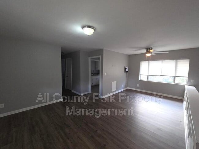 Building Photo - 936 E Lime St