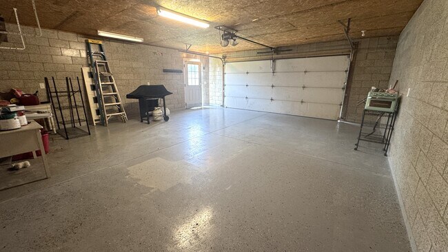 Building Photo - 3325 Claremont Ave