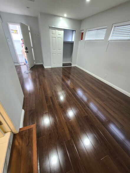 Building Photo - 7009 Jumilla Ave