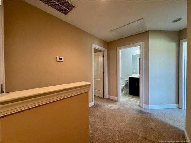 Building Photo - 20 Yelverton Ct
