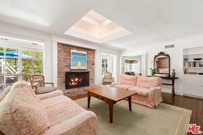 Building Photo - 1456 Roscomare Rd