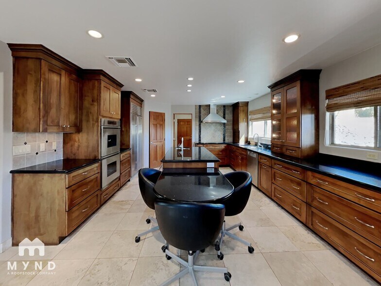 Building Photo - 5727 N PSO Ventoso