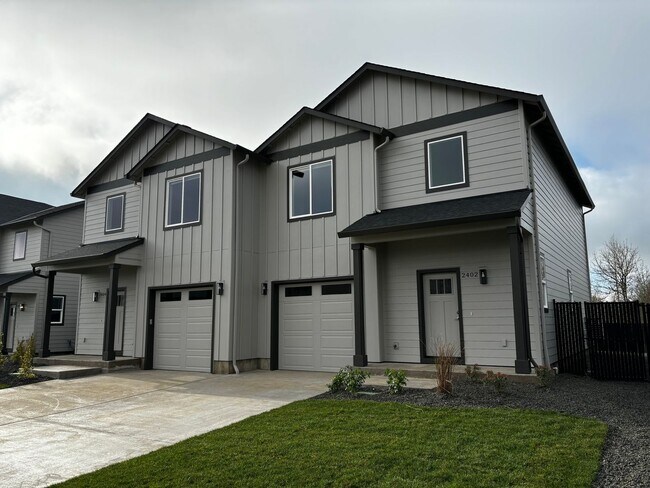Primary Photo - Newer Townhome in Quiet Neighborhood!