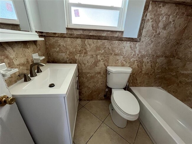 Building Photo - 2154 Inner Cass Cir
