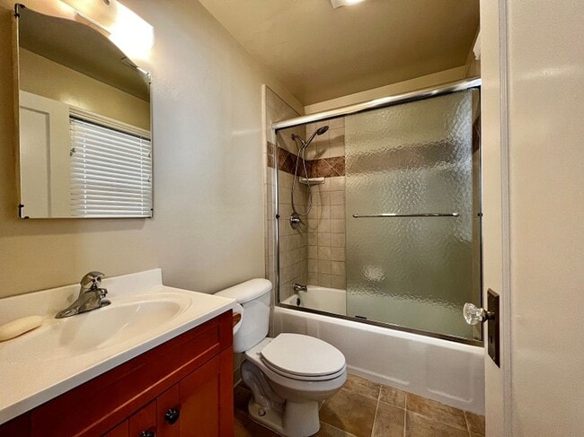 Building Photo - Absolutely Adorable One Bedroom Home Near Downtown Napa