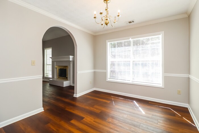 Building Photo - 155 Somerset Dr