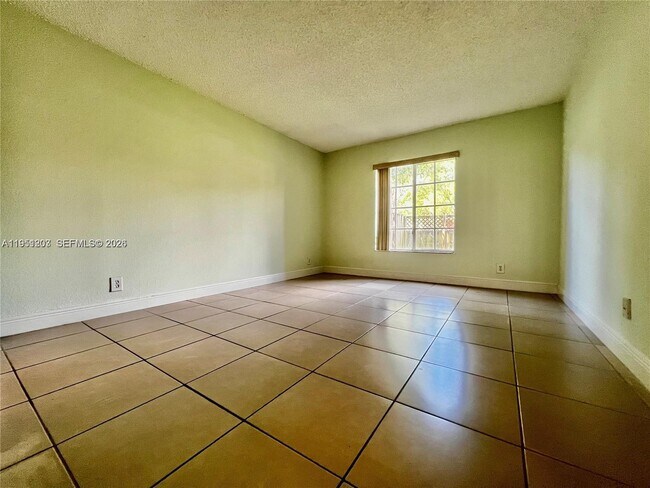 Building Photo - 5201 Geneva Ct