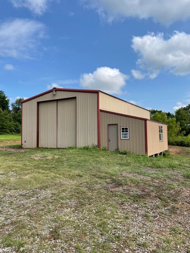 Building Photo - 2313 Vineyard Creek Rd