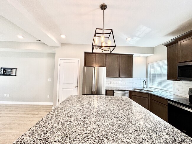 Building Photo - 153 E Brushy Canyon St