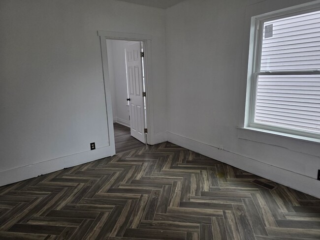 Building Photo - 2-Bedroom, 1-Bathroom Home – $1,050/Month - Accepting Section 8