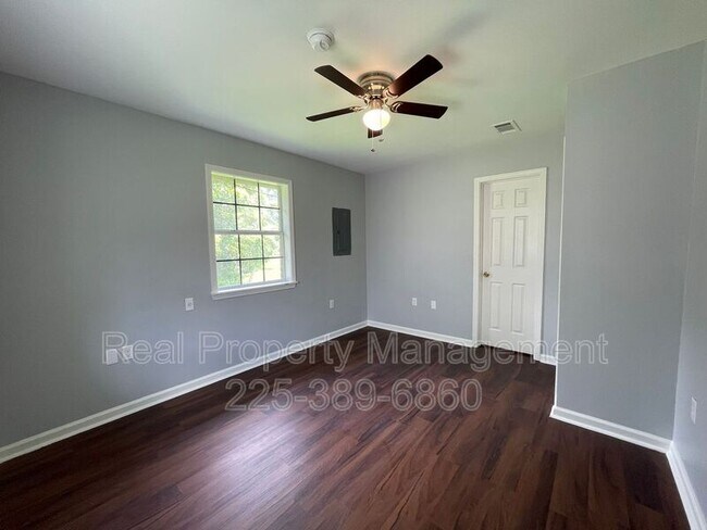 Building Photo - 38294 1494