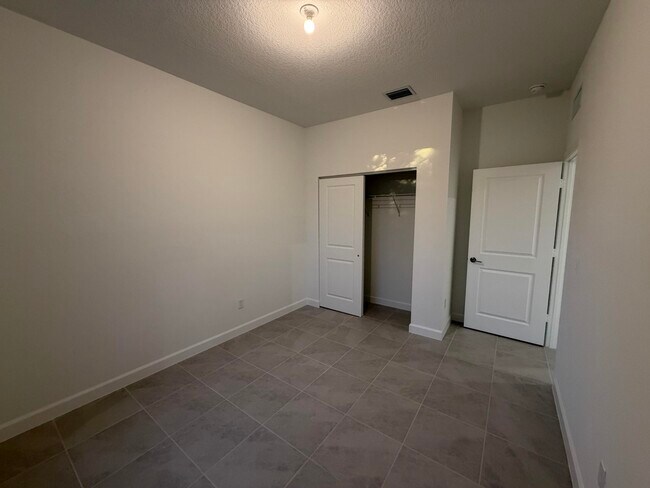 Building Photo - 1650 Pelican Post Pl