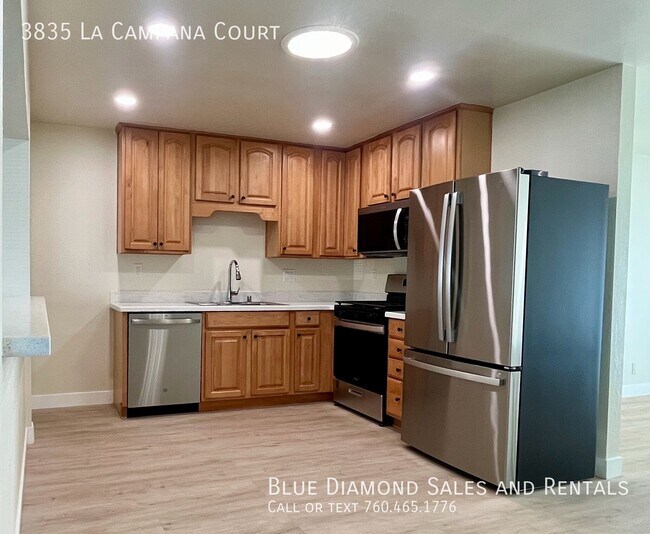 Building Photo - 3835 La Campana Ct