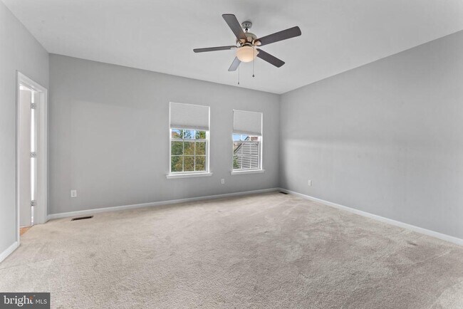 Building Photo - 2223 N O'Keeffe Ln