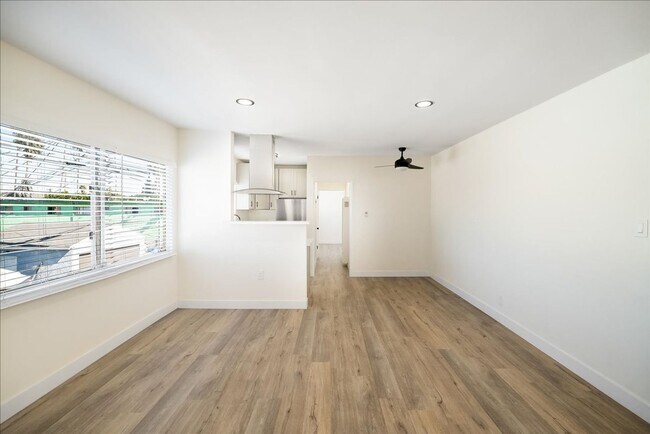 Building Photo - BELLA APARTMENTS: Beautiful 1 Bed - 1 Bath...