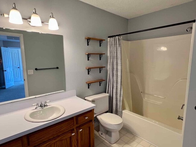 Building Photo - 1219 Woods Edge Dr