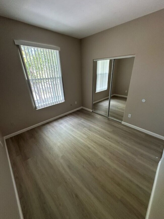 Building Photo - Nor Cal Realty Inc, 3 bedroom 3 bath townhouse with 2 car garage