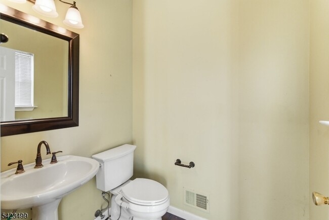 Building Photo - 62 Magellan Way