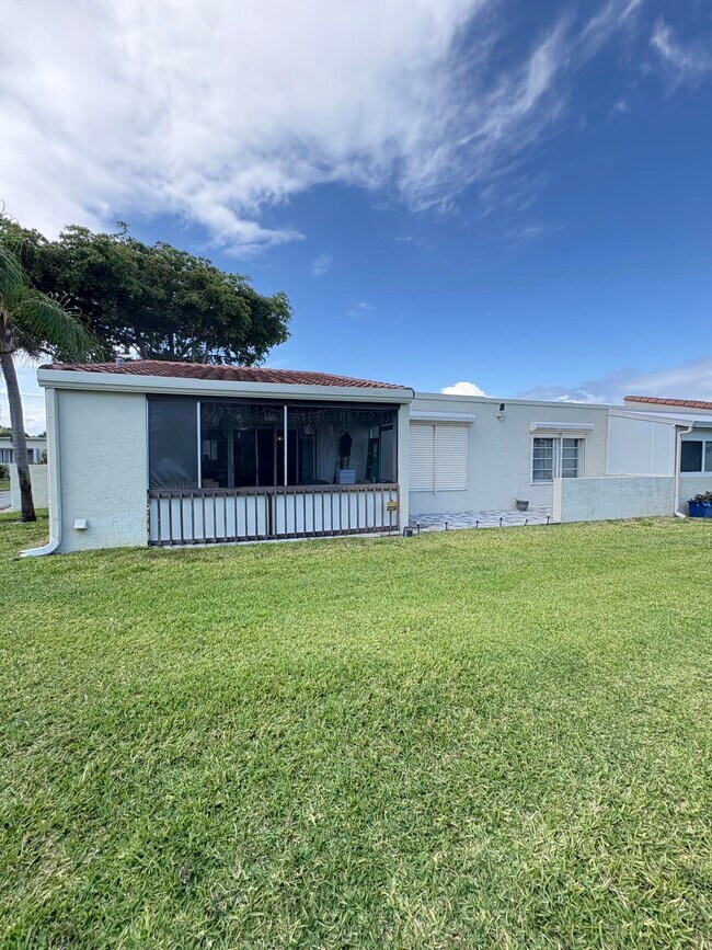 Building Photo - 2534 Boundbrook Dr S