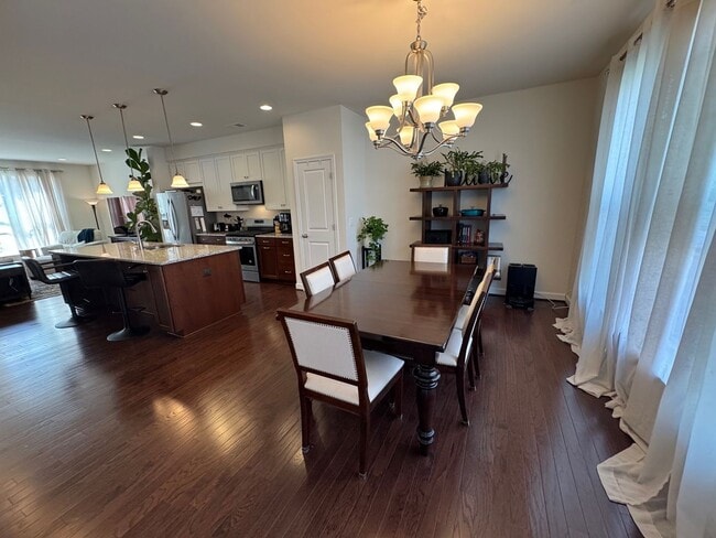 Building Photo - Preston Lake Townhouse