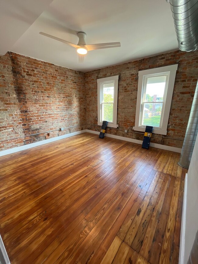 Building Photo - 1540-1542 Clifton Ave