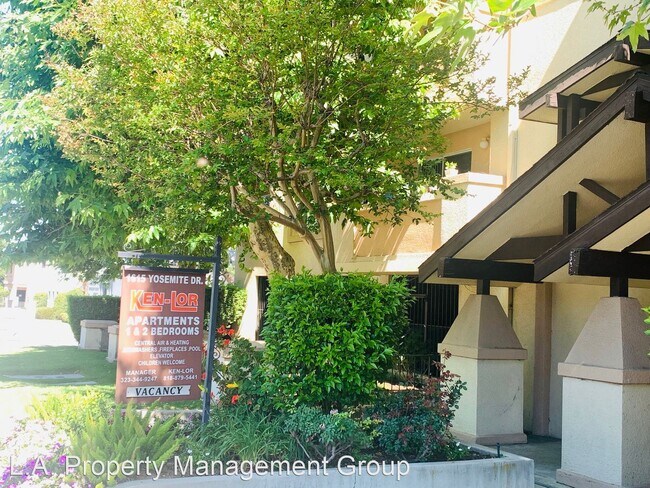 Building Photo - 1615 Yosemite Dr