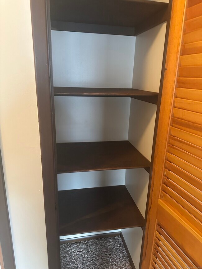 Building Photo - 94 Thompson St