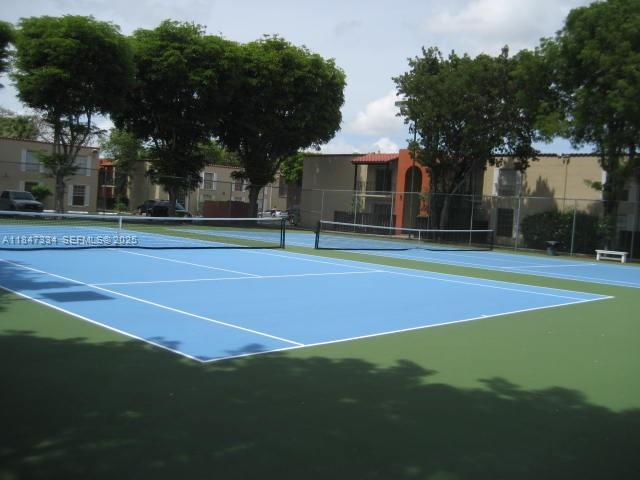 Building Photo - 10740 N Kendall Dr