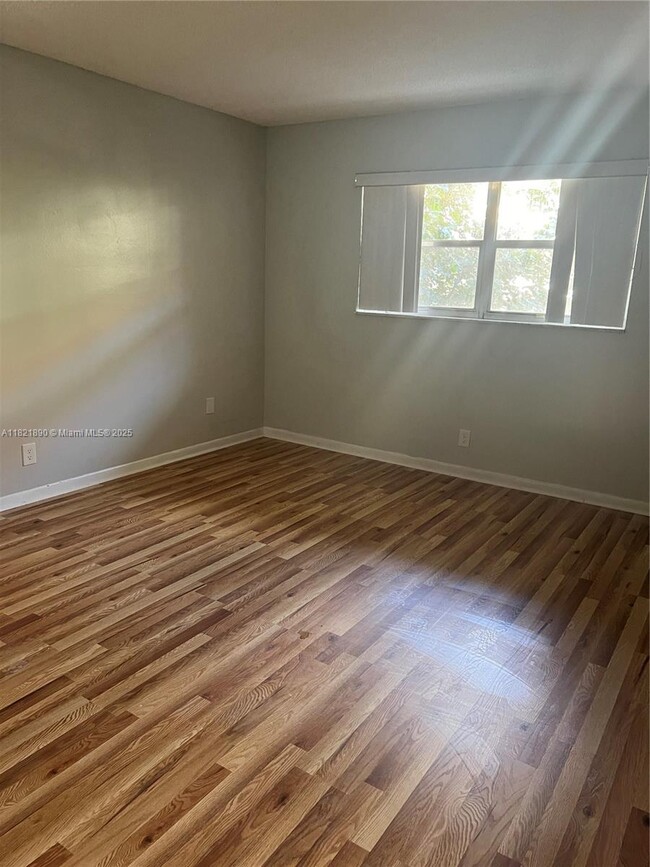 Building Photo - 3300 Spanish Moss Terrace