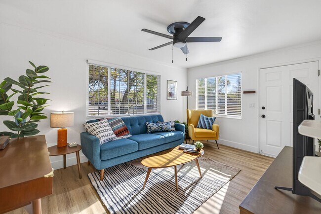 Building Photo - Welcome to Reno Nevada’s Biggest Little BnB !!