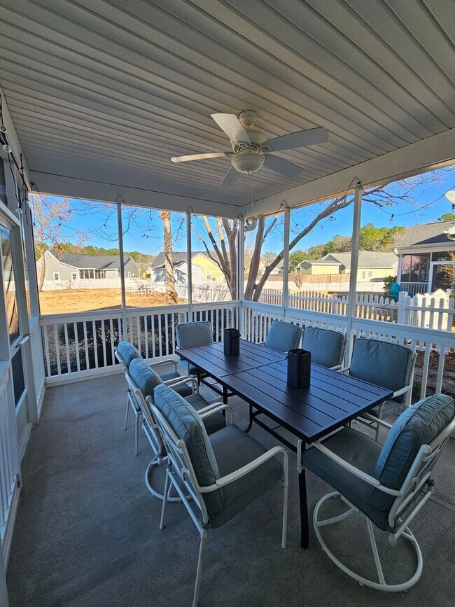 Building Photo - Welcome Home to Comfort and Style in North Charleston, SC!