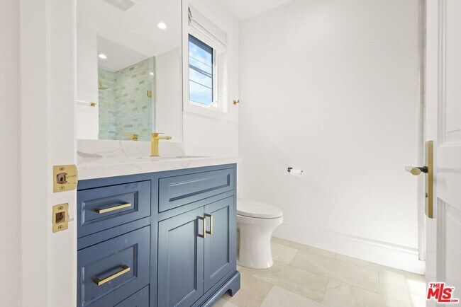 Building Photo - 1153 S Clark Dr