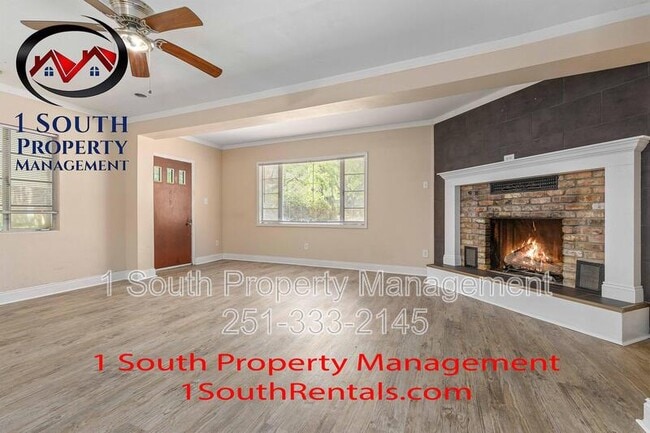 Building Photo - 3875 Hawthorne Dr