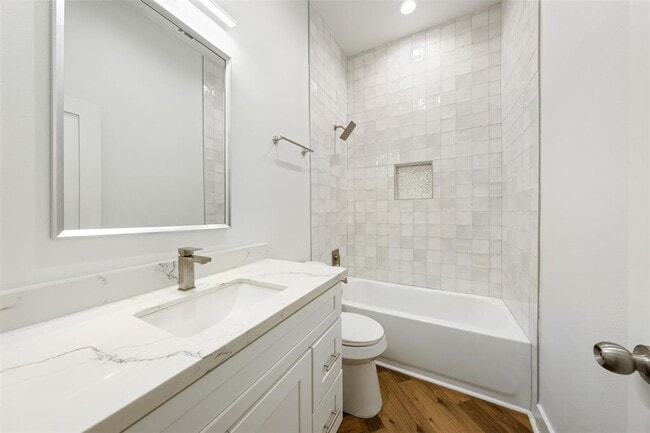 Building Photo - 23107 Miramar Dr