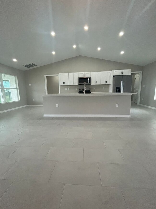 Building Photo - Your Dream Rental: Brand-New 4BR/3BA with Open Floor Plan