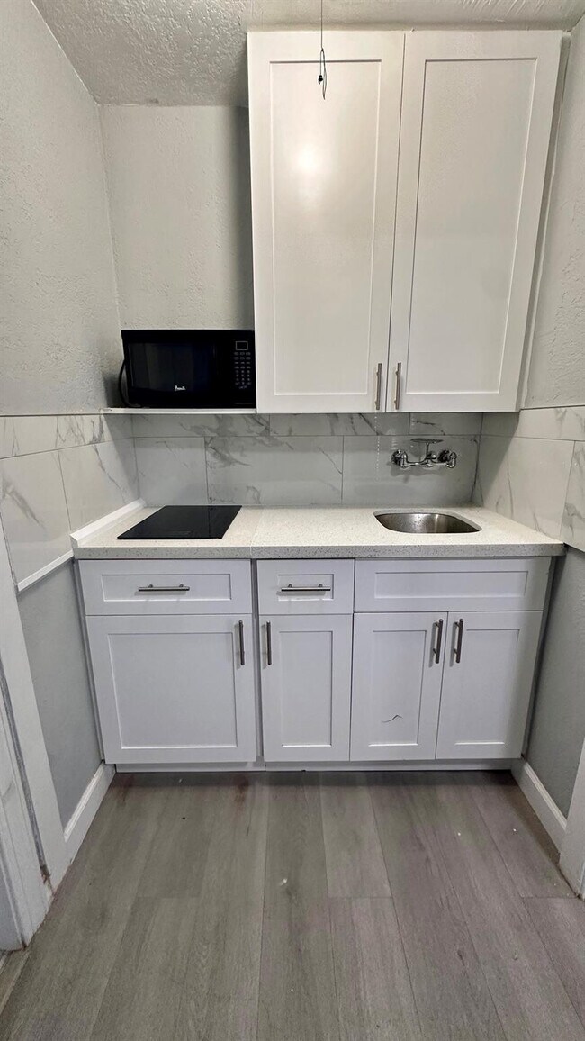 Building Photo - 325 N Federal Hwy