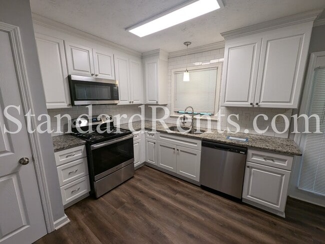 Building Photo - 2591 Kings Cir NW