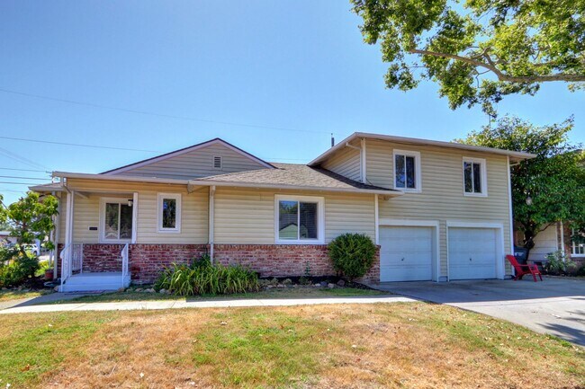 Building Photo - 5400-5402 Folsom Blvd