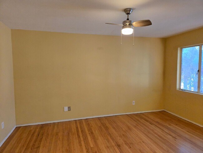 Building Photo - Large home near SDSU available immediately.