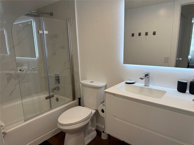 Building Photo - 19555 E Country Club Dr