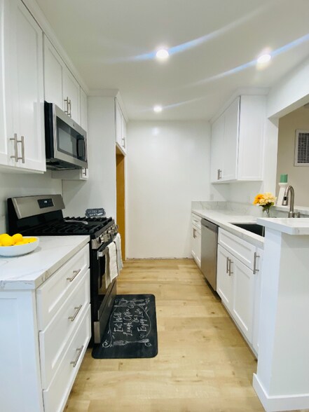 Building Photo - 8919 Longden Ave