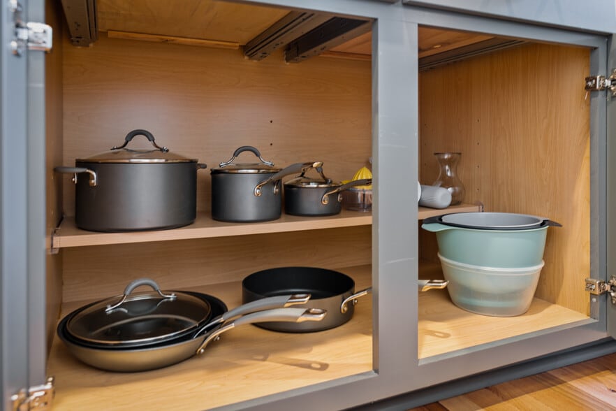 Pots and Pans - 2511 Porter St