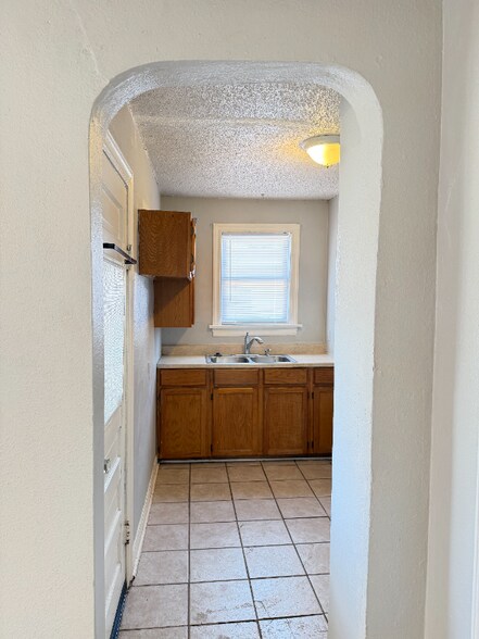 Building Photo - 1117 NW 38th St