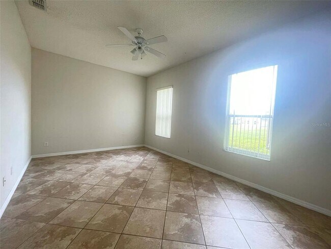 Building Photo - 2370 The Oaks Blvd