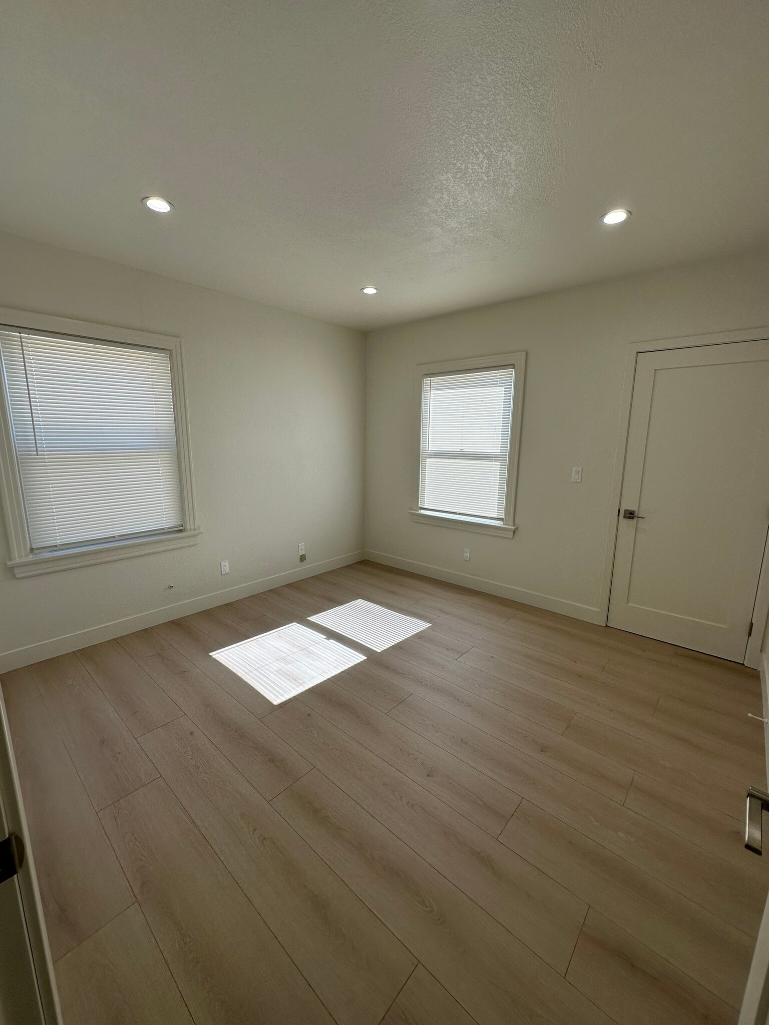 Building Photo - 217 Sinclair Ave