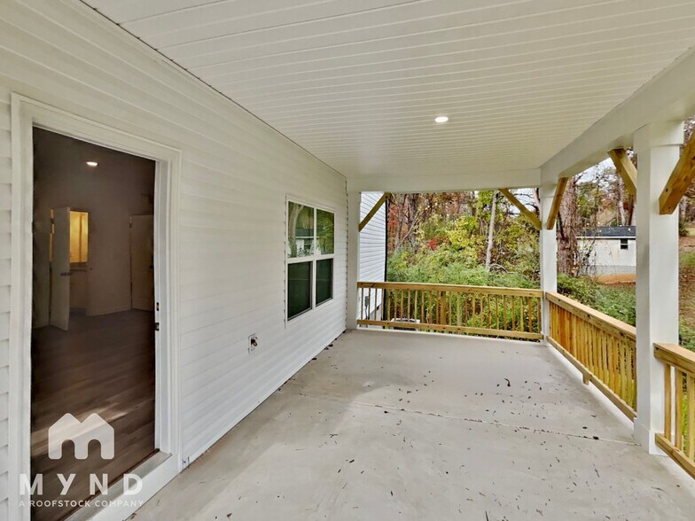 Building Photo - 702 W Virginia Ave