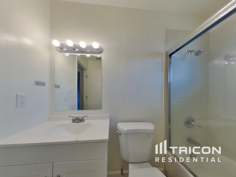 Building Photo - 10072 Zodiac Ct