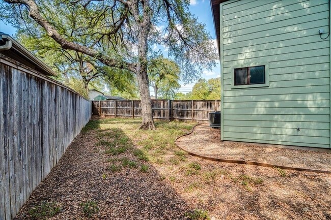 Building Photo - 4006 Valley View Rd