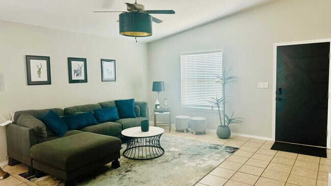 Building Photo - 10548 Canyon Sage Dr